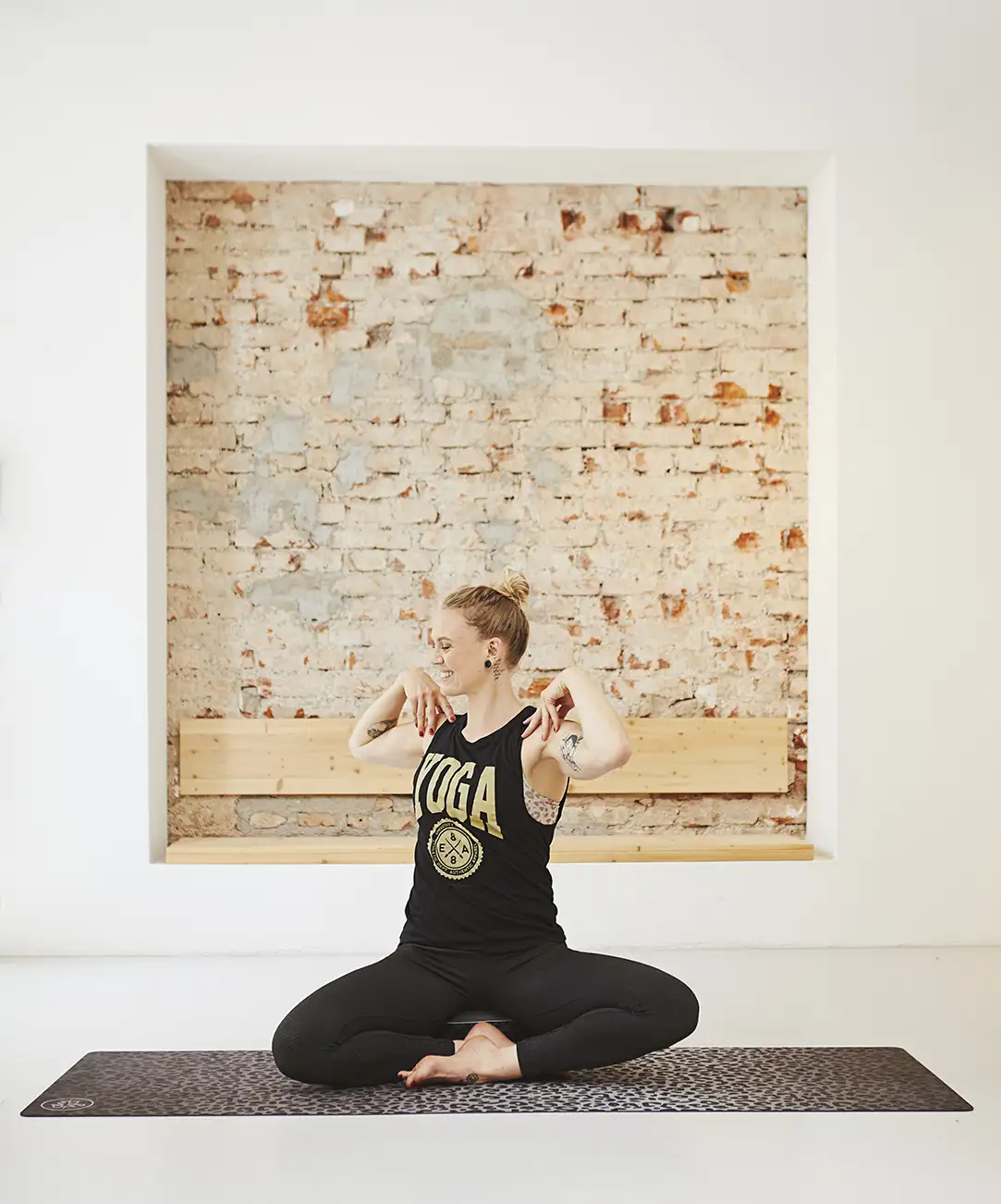 Platzhalter: Magda in Yoga-Haltung