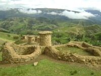 Otra opcin de turismo en Cusco, Las chullpas de Ninamarca